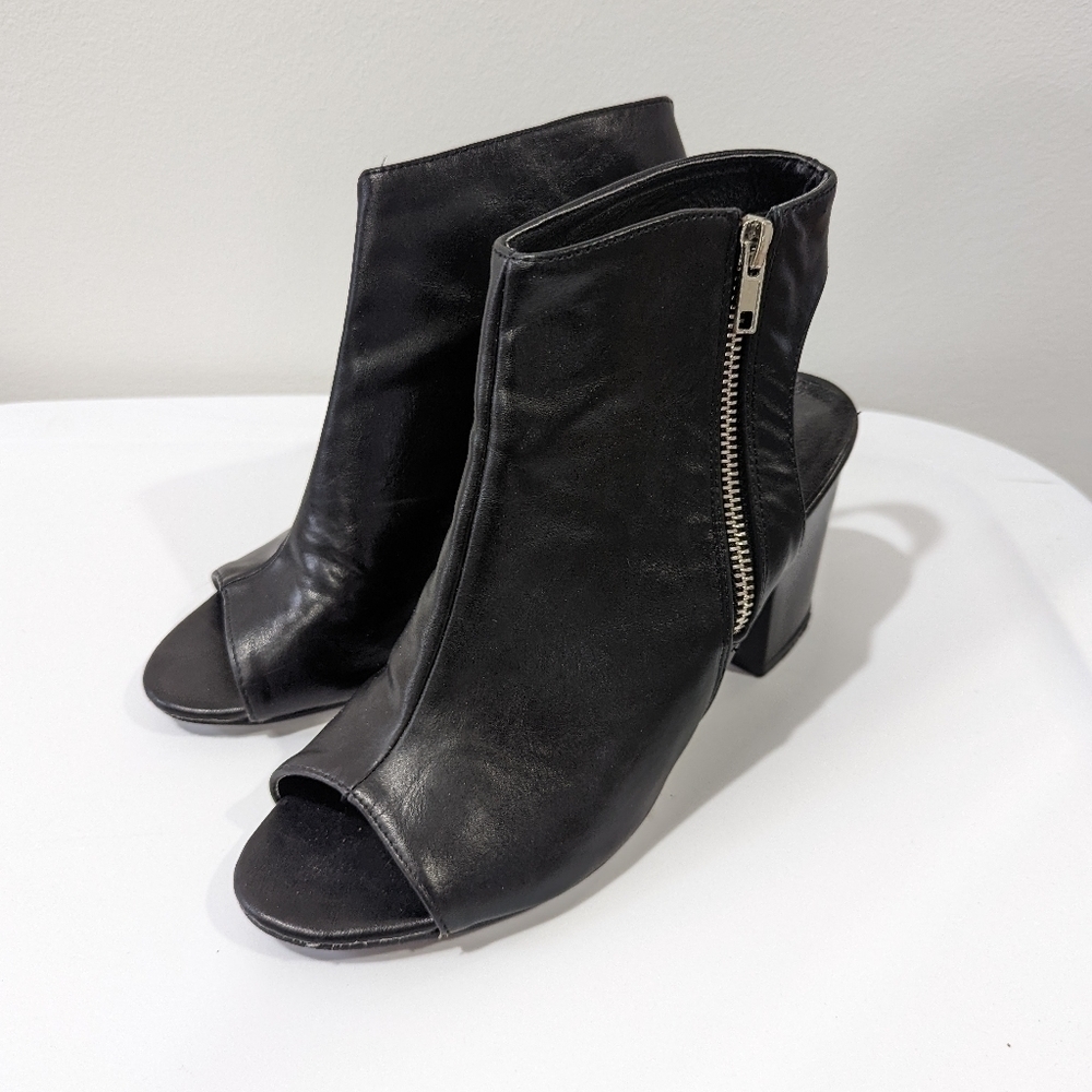 ✅ Etc! Blk Block Heels Sz 8